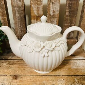 Vintage I. Godinger & Co. Teapot - White Ribbed With Rose And Lid